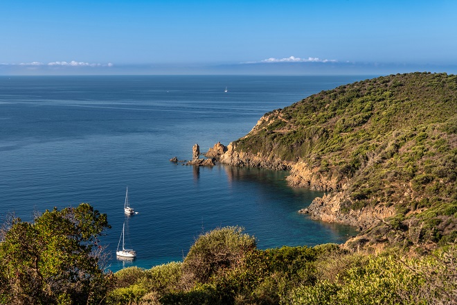 2 provence, les calanques de cassis en catamaran